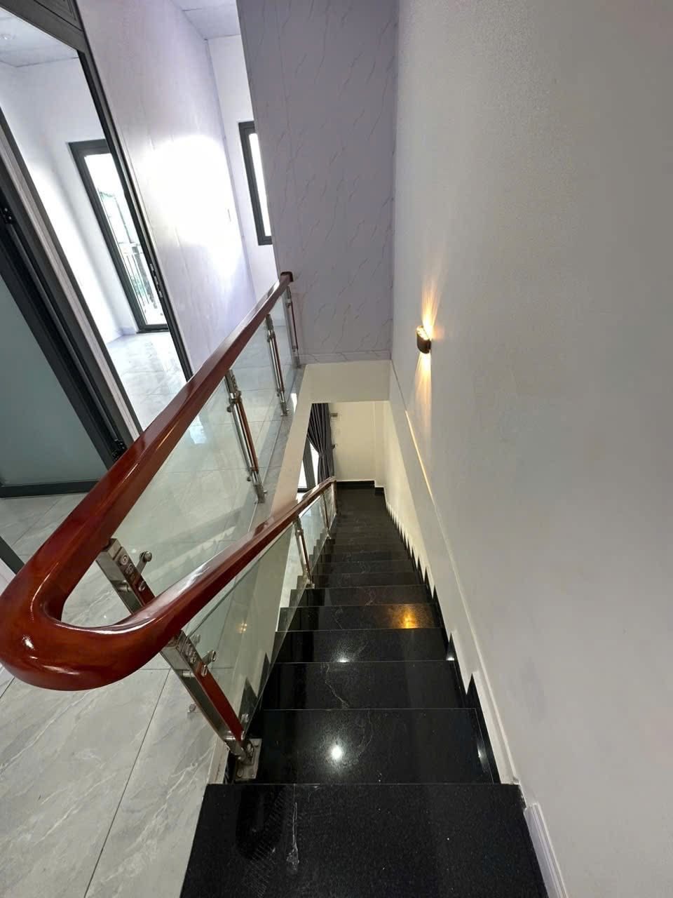 Cần Bán Nhà Đẹp Giá Rẻ đường Nguyễn Siêu 2 Mặt Tiền hẻm ( 1 ô tô, 1 xe máy) giá 3.05 tỷ - Ảnh 1